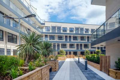 Apo at The Gatefold - Image 9