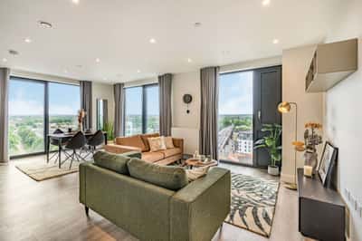 Apo Kew Bridge - Image 2