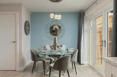 Lucas Gardens - Image 18