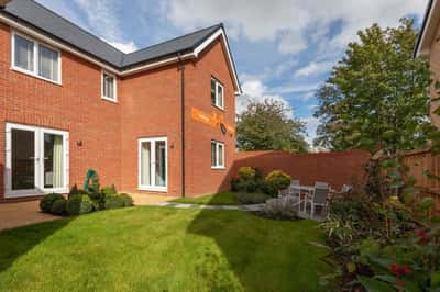 Eve Meadows - Image 18