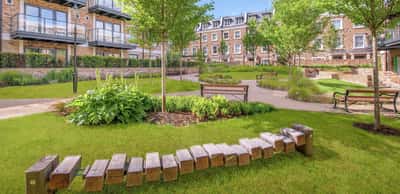 Chiswick Gate - Image 2