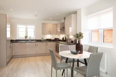 Cross Trees Park, Shrivenham, Oxfordshire - Image 3