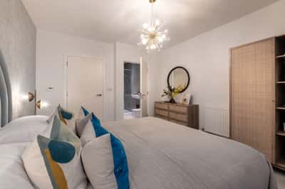 Feature 17 - Image 12