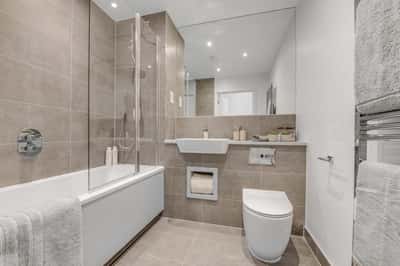 South Oxhey Central - Image 9