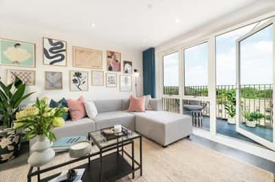 South Oxhey Central - Image 17