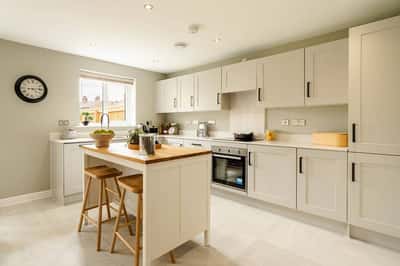 Crown Gardens - Image 3