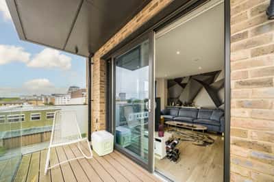 Lismore Boulevard, Colindale - Image 4