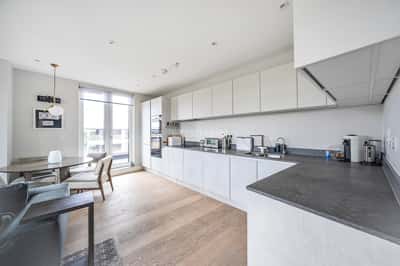 New Burghley House, Mill Hill East - Image 4