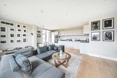 New Burghley House, Mill Hill East - Image 6