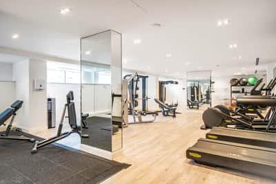 New Burghley House, Mill Hill East - Image 15