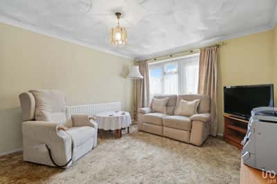 Piercys, Basildon - Image 2