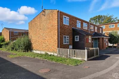 Piercys, Basildon - Image 3