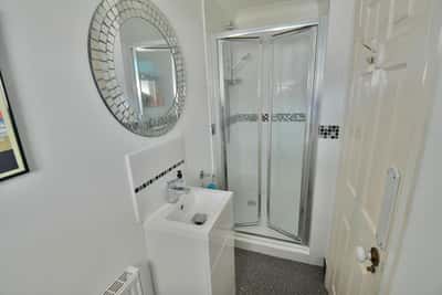 Eleanor Drive, Bearwood - Image 7