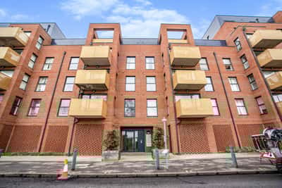 Erith High Street, Erith - Image 16