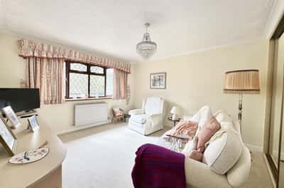 Ross Glades, Bournemouth - Image 14