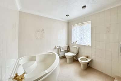 Ross Glades, Bournemouth - Image 18