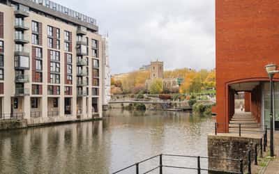 Ferrymans Court, Central Bristol - Image 5