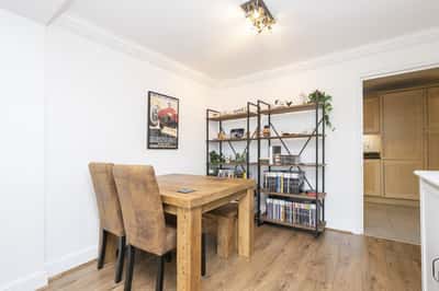 Epping New Road, Buckhurst Hill - Image 15