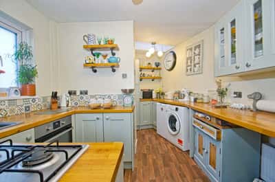 Church Road, Caldicot - Image 14