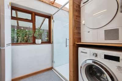 Huttles Green, Royston - Image 9