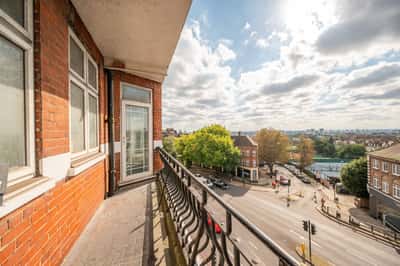 Palace Court, Hampstead - Image 12