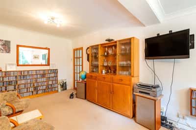 Park Homer Drive, Colehill - Image 8