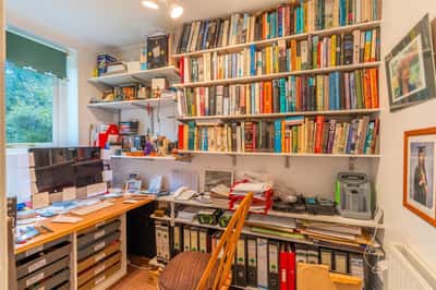 Park Homer Drive, Colehill - Image 10