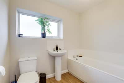 Bunting Close, Ilkeston - Image 5