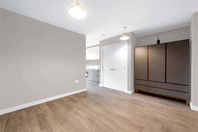 Hawkins House, Ealing - Image 7