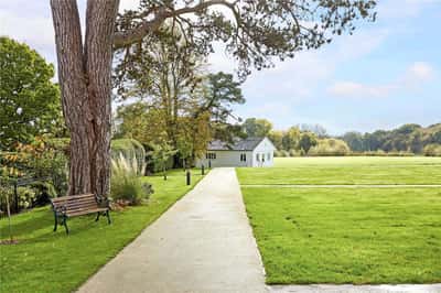 Little Trodgers Lane, Mayfield - Image 16