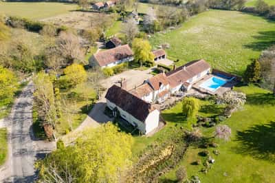 Upper Pond Street, Duddenhoe End - Image 1