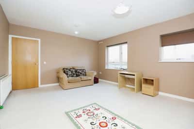 West Cotton Close, Northampton - Image 5