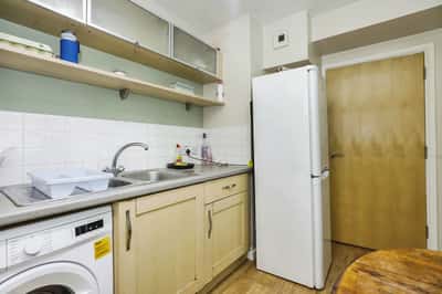 West Cotton Close, Northampton - Image 8