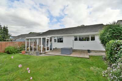 Victoria Gardens, Ferndown - Image 3