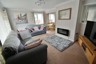 Victoria Gardens, Ferndown - Image 6