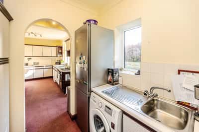 Rochdale Road, Halifax - Image 9