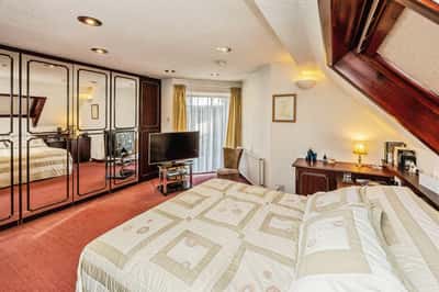 Rochdale Road, Halifax - Image 16