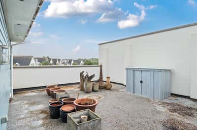 Rivett Drake Close, Guildford - Image 18