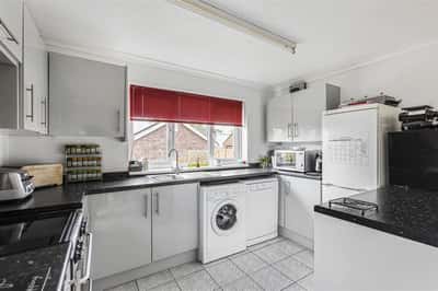 Vicarage Causeway, Hertford Heath - Image 6