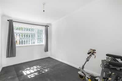 The Spinney, Hertford - Image 13