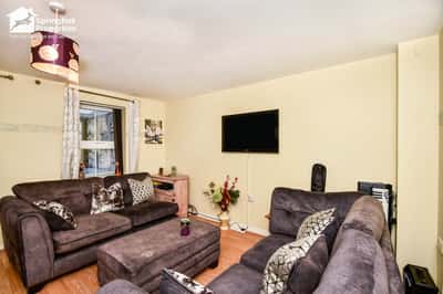 Premier Way, Sittingbourne - Image 2