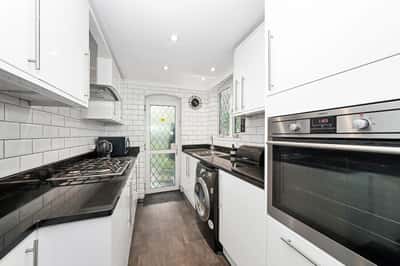 Norwood Park Road, Knight's Hill - Image 4