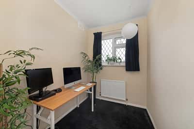 Norwood Park Road, Knight's Hill - Image 11