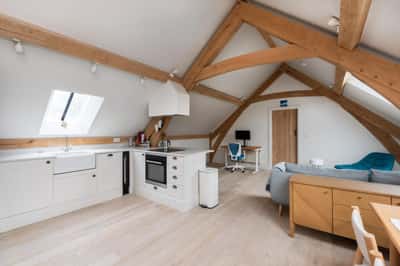 High Street, Marshfield - Image 3