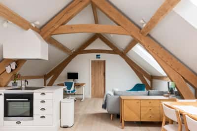 High Street, Marshfield - Image 8