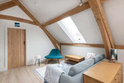 High Street, Marshfield - Image 9