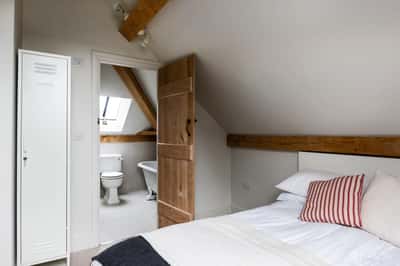 High Street, Marshfield - Image 15