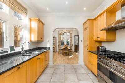 Arthur Road, Wimbledon - Image 4