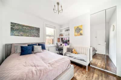 Kingston Road, Raynes Park - Image 11