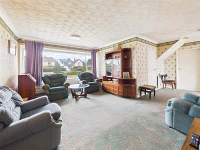 Main Road, Gloucester - Image 8